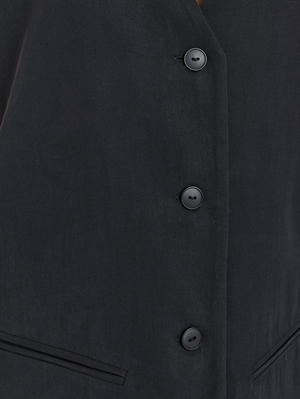 Черный женский жилет удлиненного кроя COSHENE, выполнен из лиоцелла, стильный и удобный, пуговицы