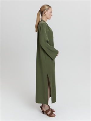 Зеленое платье из лиоцелла, вид сбоку