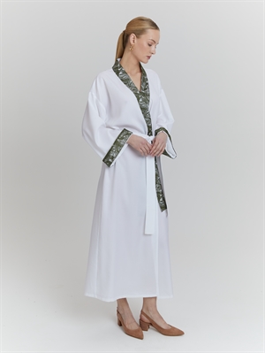 Женский белый халат с зелеными акцентами, COSHENE