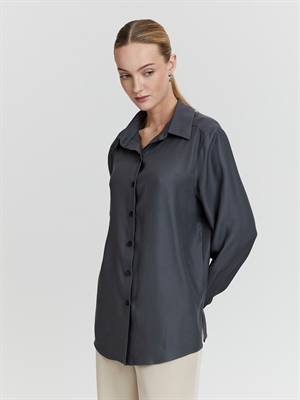 Базовая рубашка женская из лиоцелла цвета серого - вид спереди